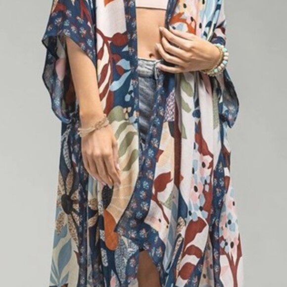One by Onedder Botanical Floral Kimono Wear as a cardigan or cover up - Picture 4 of 5